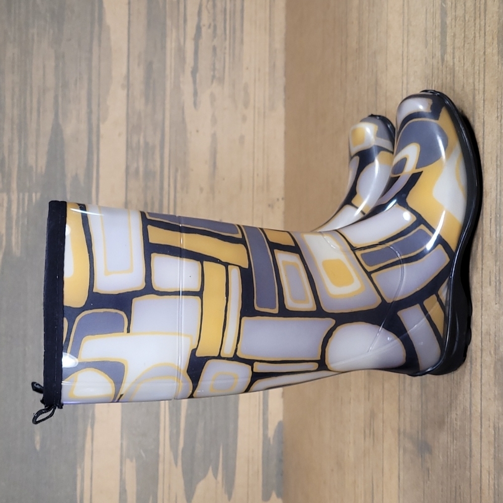 Kamik Women's Yellow Black Rain Winter Boots